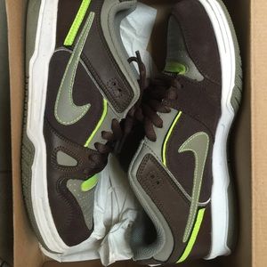 Nike 6.0 kids sneakers