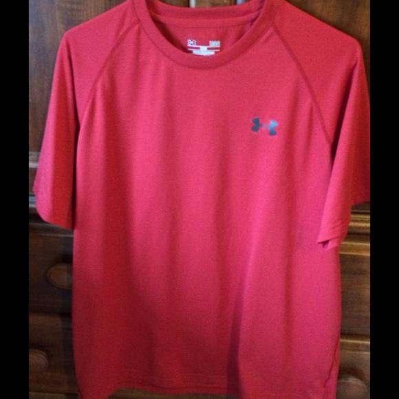 UnderArmour - Men's workout tee