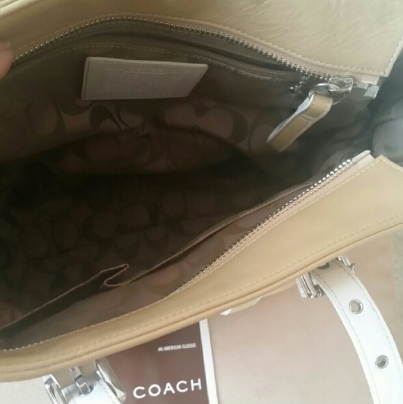 *AUTHENTIC COACH BAG* - Picture 2 of 2