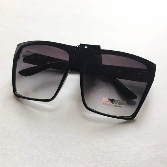 Square oversized sunglasses