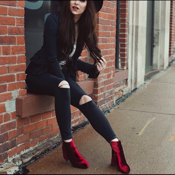 ✨LAST ONE- SALE✨Stella Velvet Bootie - Picture 5 of 8