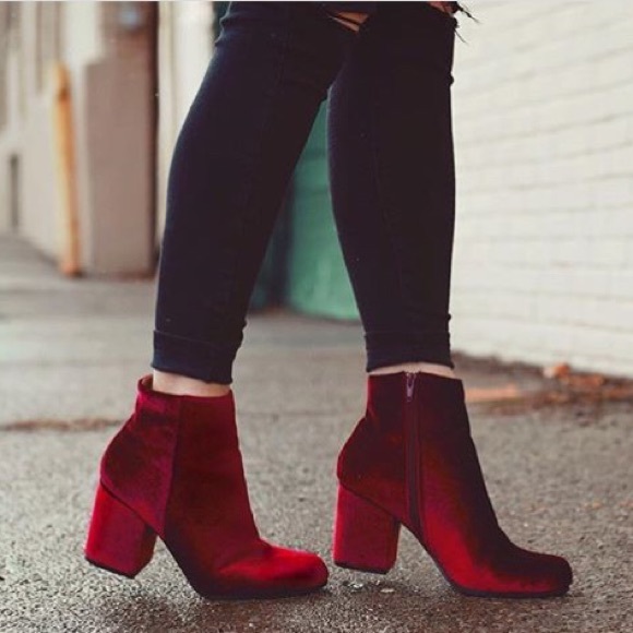 ✨LAST ONE- SALE✨Stella Velvet Bootie - Picture 2 of 8