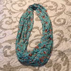 Nursing/breastfeeding cover and infinity scarf