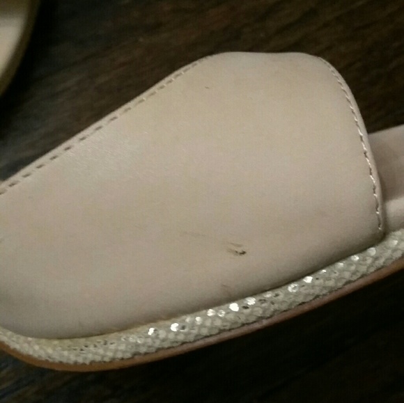 Tahari Creamy Beige Sandals - Picture 5 of 8