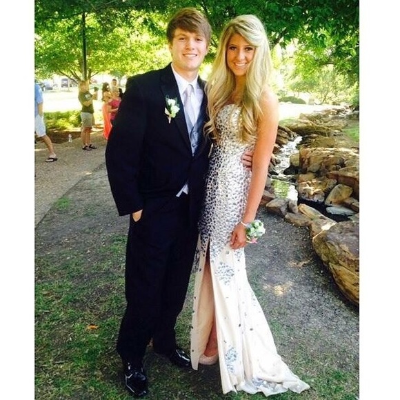 Ivory crystal strapless mermaid fit gown formal/PROM size 2, excellent cond - Picture 2 of 4