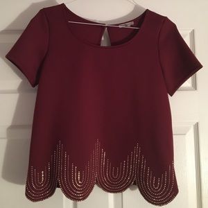 Maroon mid-length top
