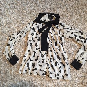 Kardashian Kollection blouse