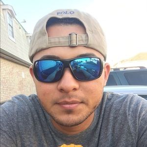 Meet your Posher, Carlos