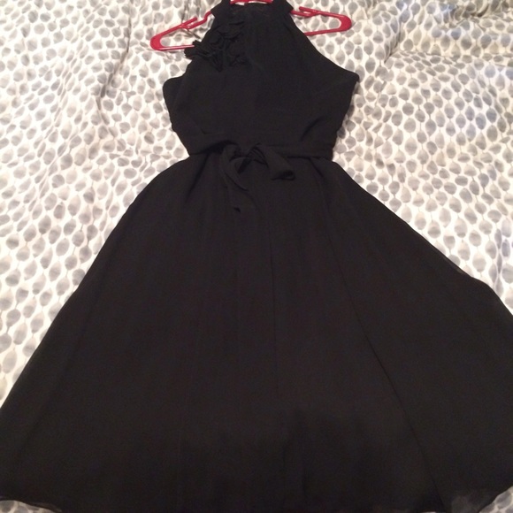 Beautiful chiffon a line dress with flower detail