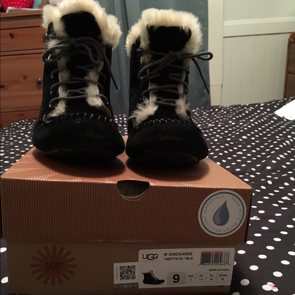 Chickaree Moccasin Womens black Slippers size 9