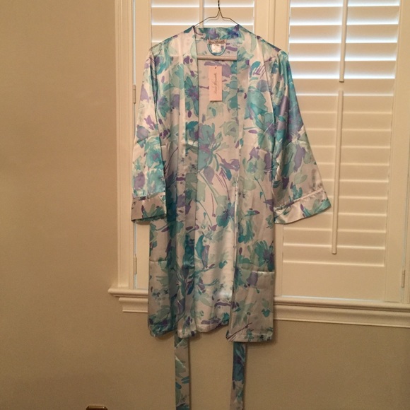 Floral Robe NWT S/M - Picture 2 of 3