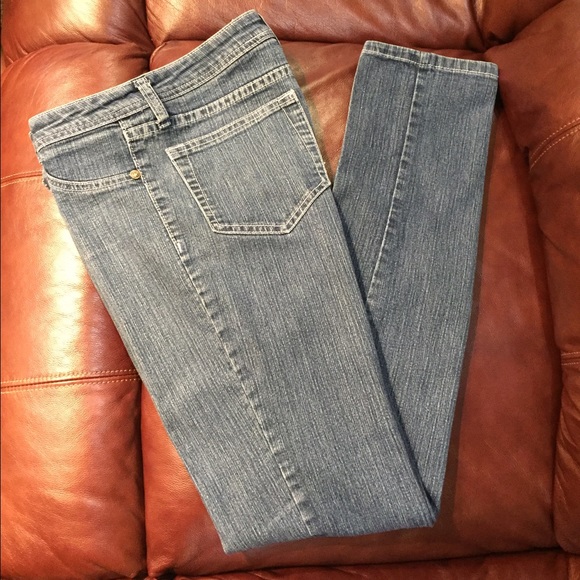 Jeans - Picture 1 of 3