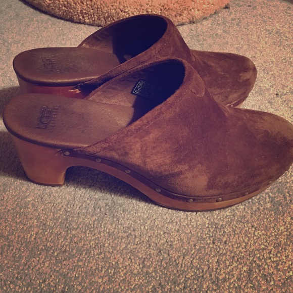 Ugg clogs