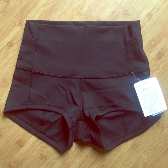 LuLuLemon Wunder Short 2"