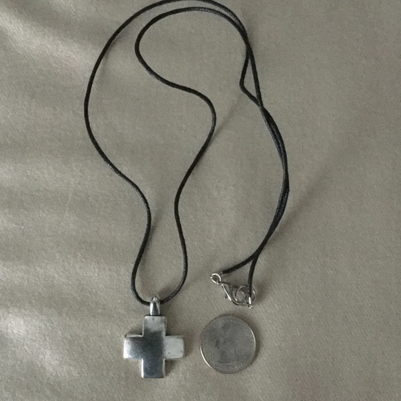 Silver Cross necklace - Picture 3 of 3