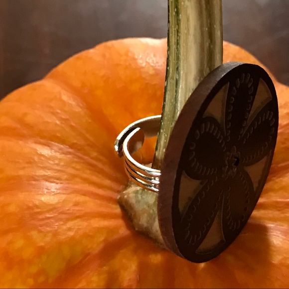 Adjustable ring - Picture 2 of 2