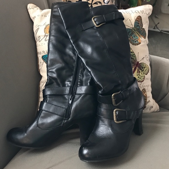 Black buckle front boots