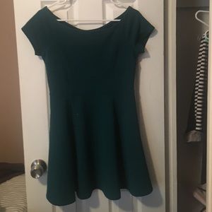 🎉SALE🎉FOREVER 21 Green Off-The Shoulder Dress