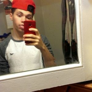 Meet your Posher, Aaron