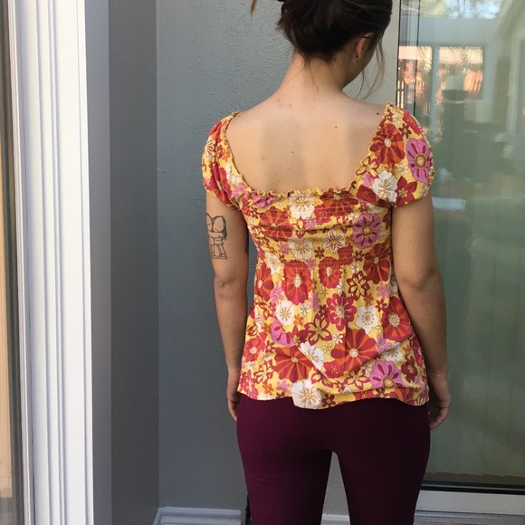 Multi colored flowered top - Picture 2 of 2