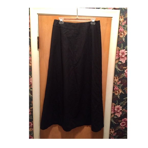 Eddie Bauer long wool skirt