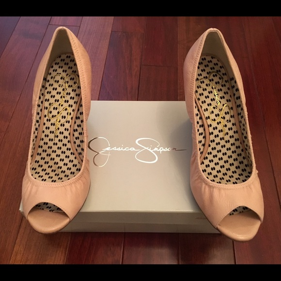 New in box Jessica Simpson Noah open toe wedge