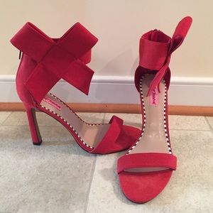 Betsy Johnson size 10