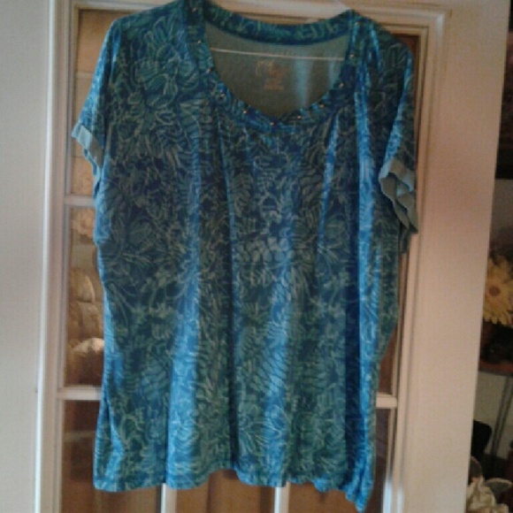 Nice Blue & WHITE top