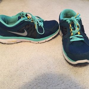 Nike livestrong dual fusion sneakers