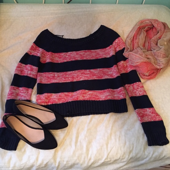 American Eagle navy & pink scoop neck sweater - Picture 1 of 3