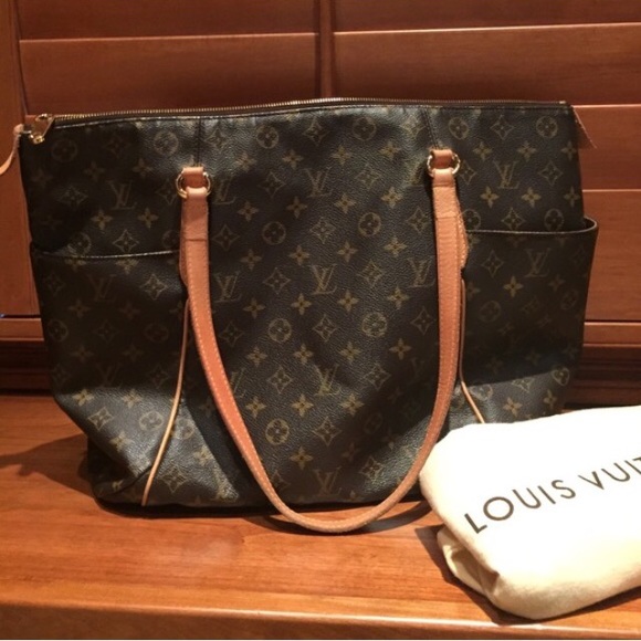Louis Vuitton Totally GM in Excellent Condition