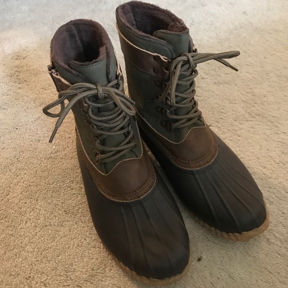Duck boots