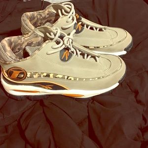 Allen Iverson Reebok shoes size 9.5