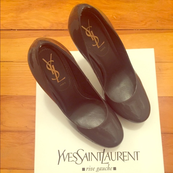 Yves Saint Laurent Tribute 105 Pump in Grey