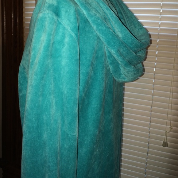 Juicy Couture size Large zip up velour hoodie - Picture 3 of 4