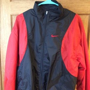 🔴🔴SOLD || Nike Red/Black Windbreaker🔴🔴