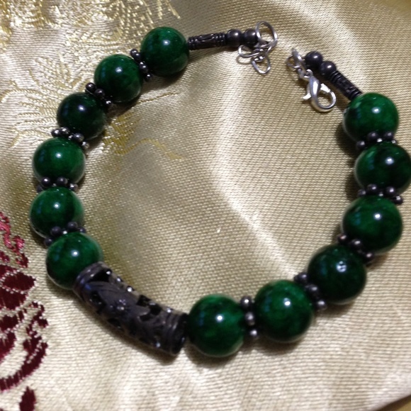 Jewelry - Elegant bracelet green with Tibet silver