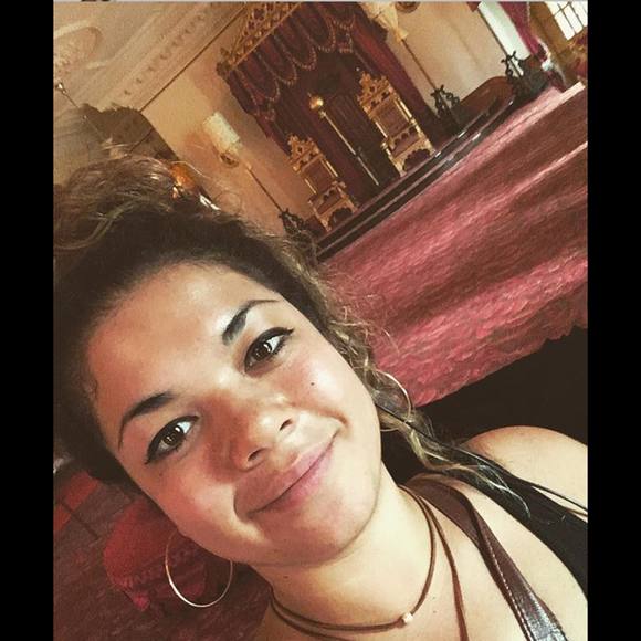 Meet your Posher, Kehaulani - Picture 1 of 1