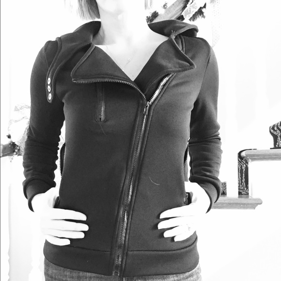 🎉One left🎉💕Black jacket - Picture 2 of 3