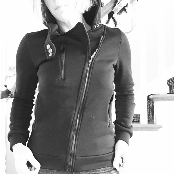 🎉One left🎉💕Black jacket - Picture 3 of 3