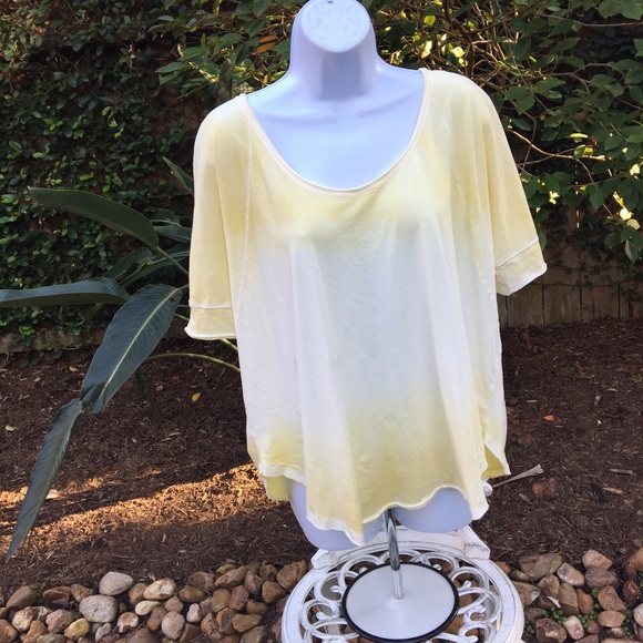 Two toned yellow top .