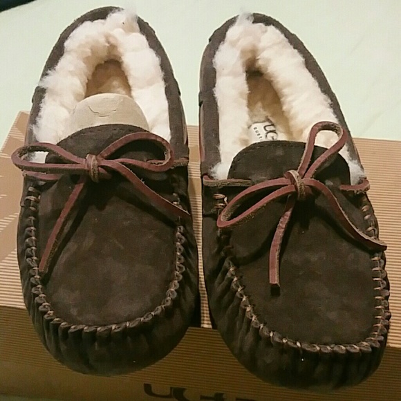 Ugg women's loafer with water resistance material - Picture 2 of 4