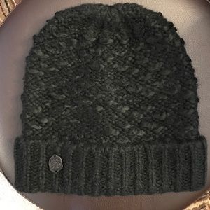 Black Vince Camuto beanie