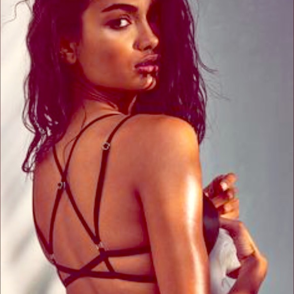 Black Victoria's Secret scrappy push-up bra 💕