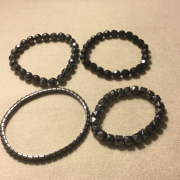 Black beaded stretchable bracelets - Picture 2 of 4