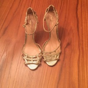 Size 7 1/2 M Badgley Mischka Kerrington Heels