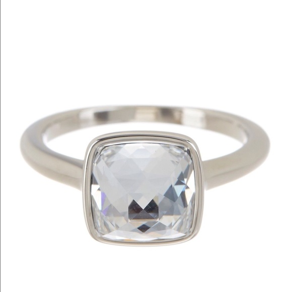 nwot Swarovski ring - Picture 3 of 3