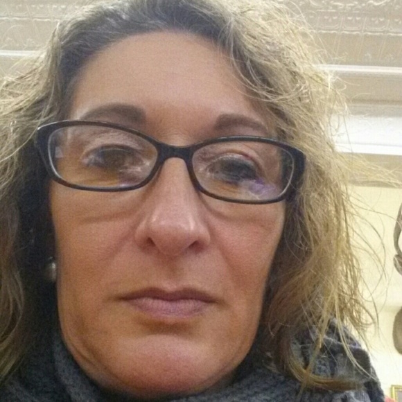 Meet your Posher, Tracey - Picture 1 of 1