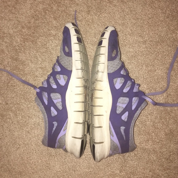 Nike Tennis Shoes - Picture 2 of 4