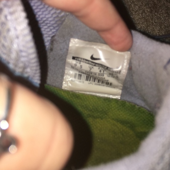 Nike Tennis Shoes - Picture 4 of 4